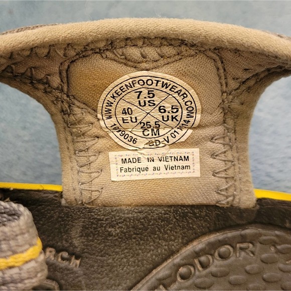 Keen Clearwater Cnx 1009036 Sandal in Gargoyle/Super Lemon sz 7.5 main image 7